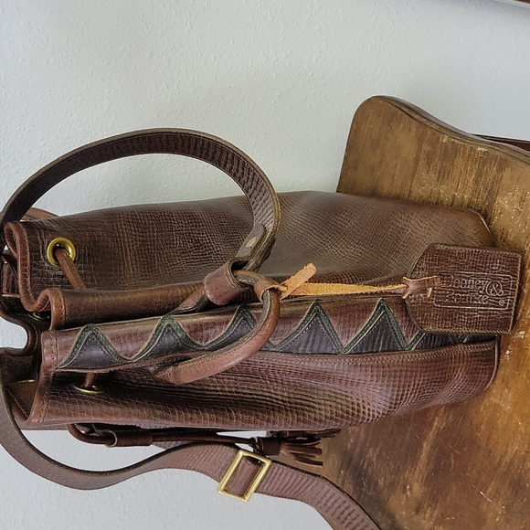 Dooney and bourke vintage bucket large - Picture 2 of 8